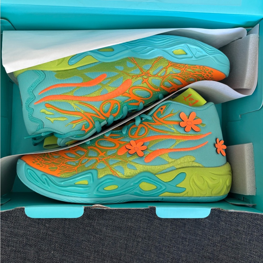 Girls Puma Scooby-Doo basketball shoes size junior 6.5
